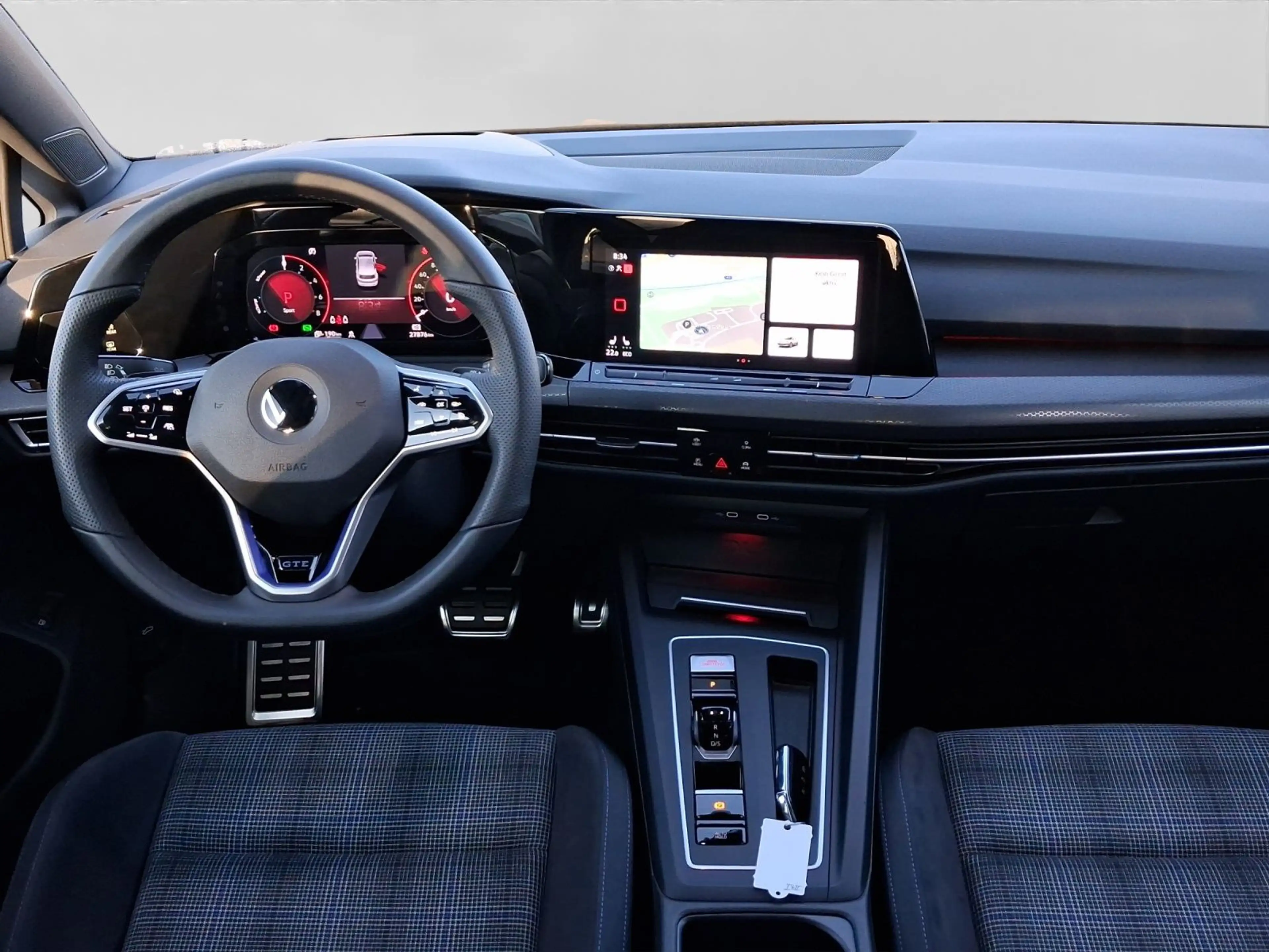 Volkswagen Golf GTE GTE MATRIX AHK PANO HuD PRIVACY — photo 5