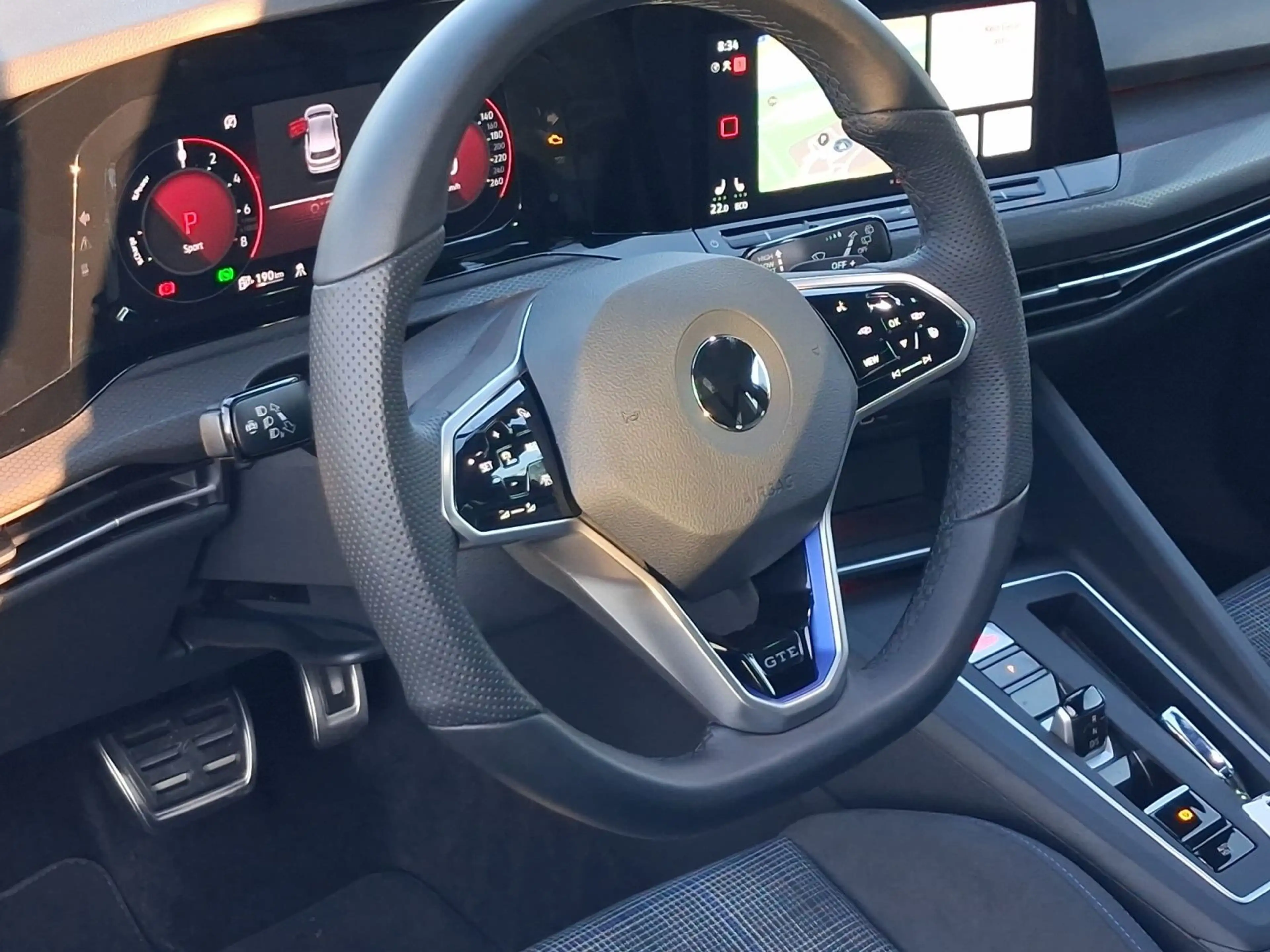Volkswagen Golf GTE GTE MATRIX AHK PANO HuD PRIVACY — photo 9