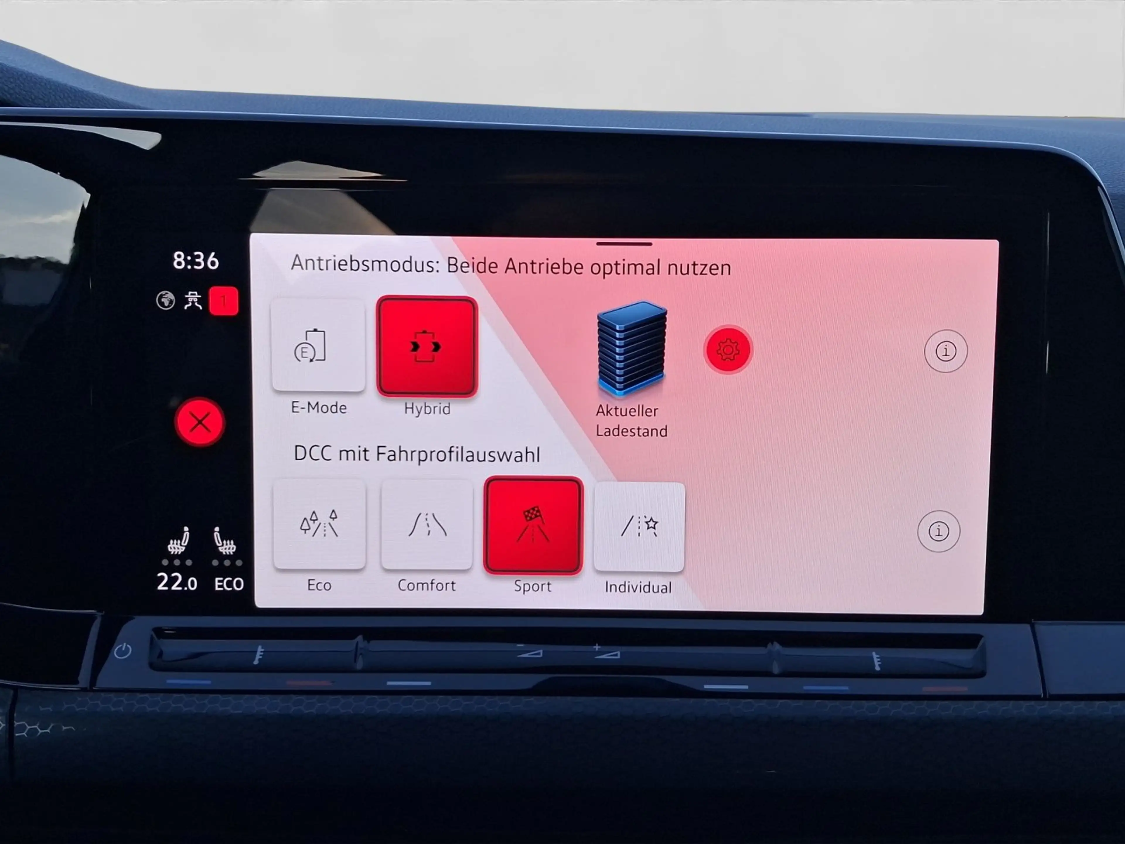 Volkswagen Golf GTE GTE MATRIX AHK PANO HuD PRIVACY — photo 15