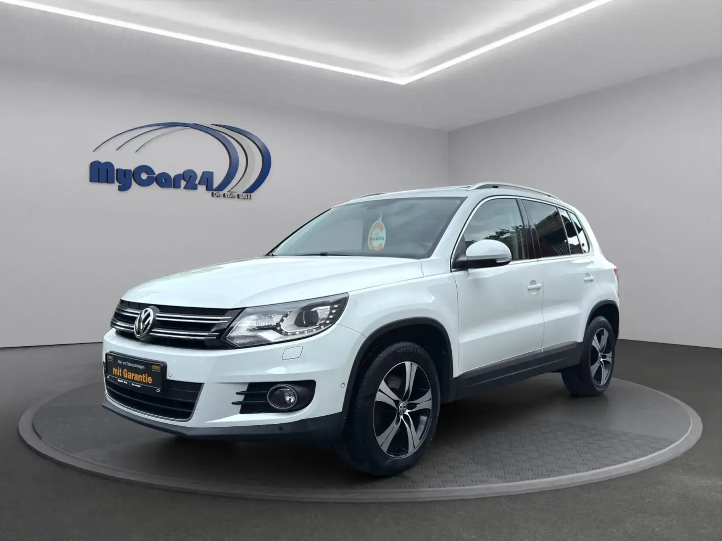 Volkswagen Tiguan 4Motion| Pano| CarPlay| AHK | Garantie Weiß - 1