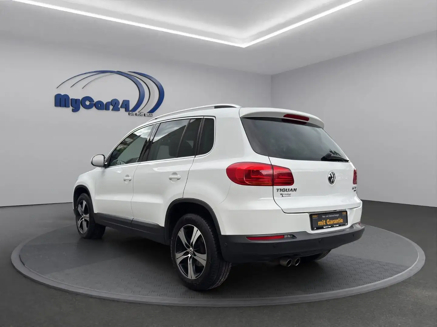 Volkswagen Tiguan 4Motion| Pano| CarPlay| AHK | Garantie Weiß - 2