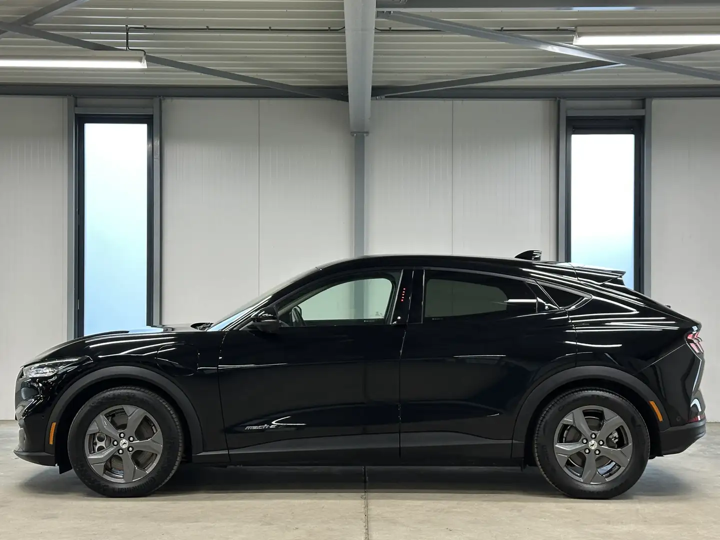 Ford Mustang Mach-E Extended RWD 98 kWh 294pk | B&O | Panoramadak | 36 Noir - 2