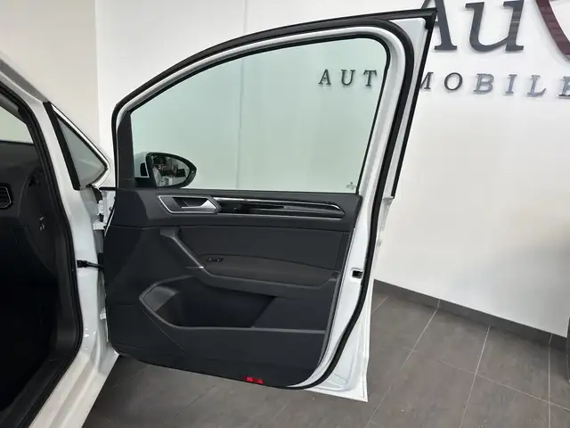 Volkswagen Touran view 7