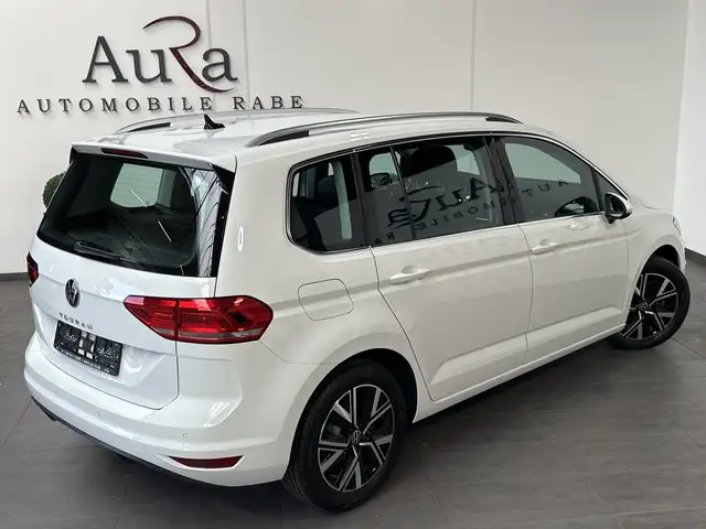 Volkswagen Touran view 5