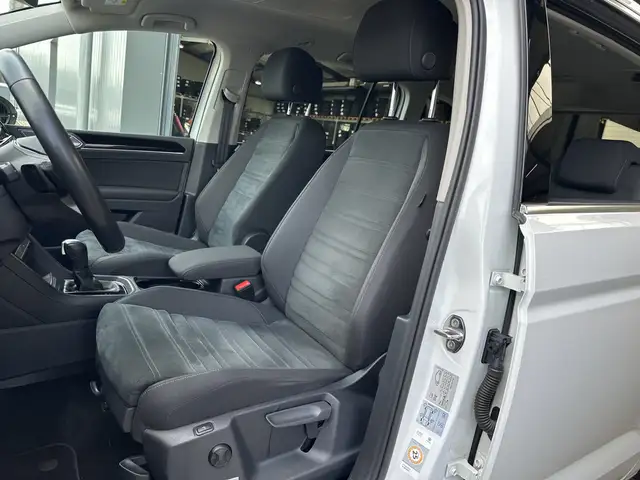 Volkswagen Touran view 10