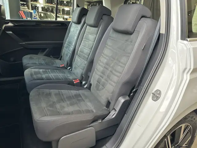 Volkswagen Touran view 11