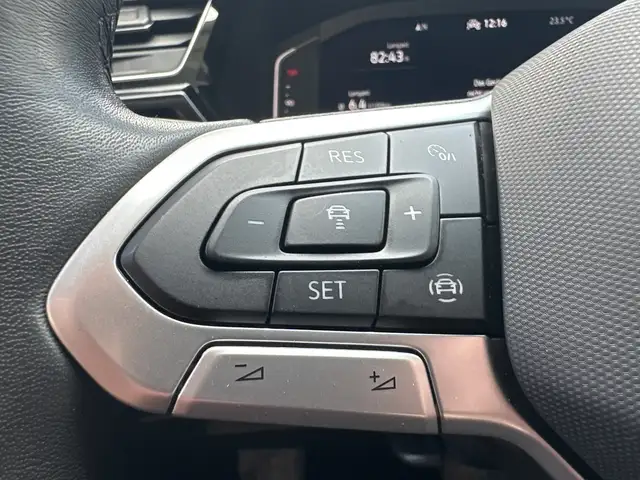 Volkswagen Touran view 13