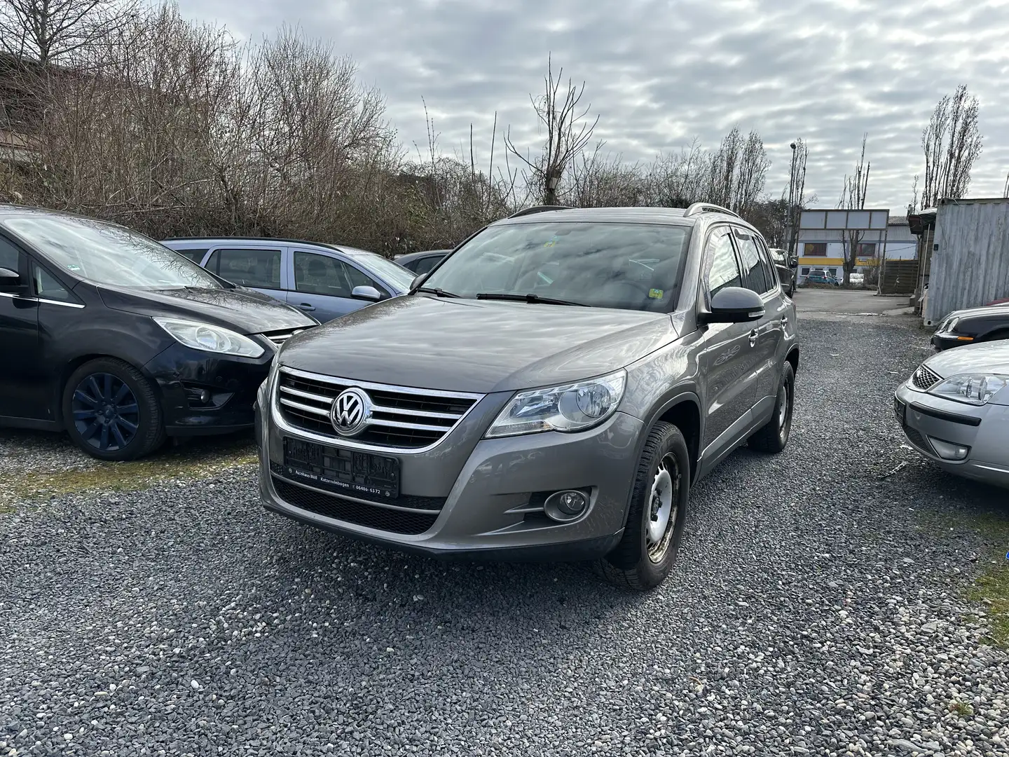 Volkswagen Tiguan Trend Gris - 1