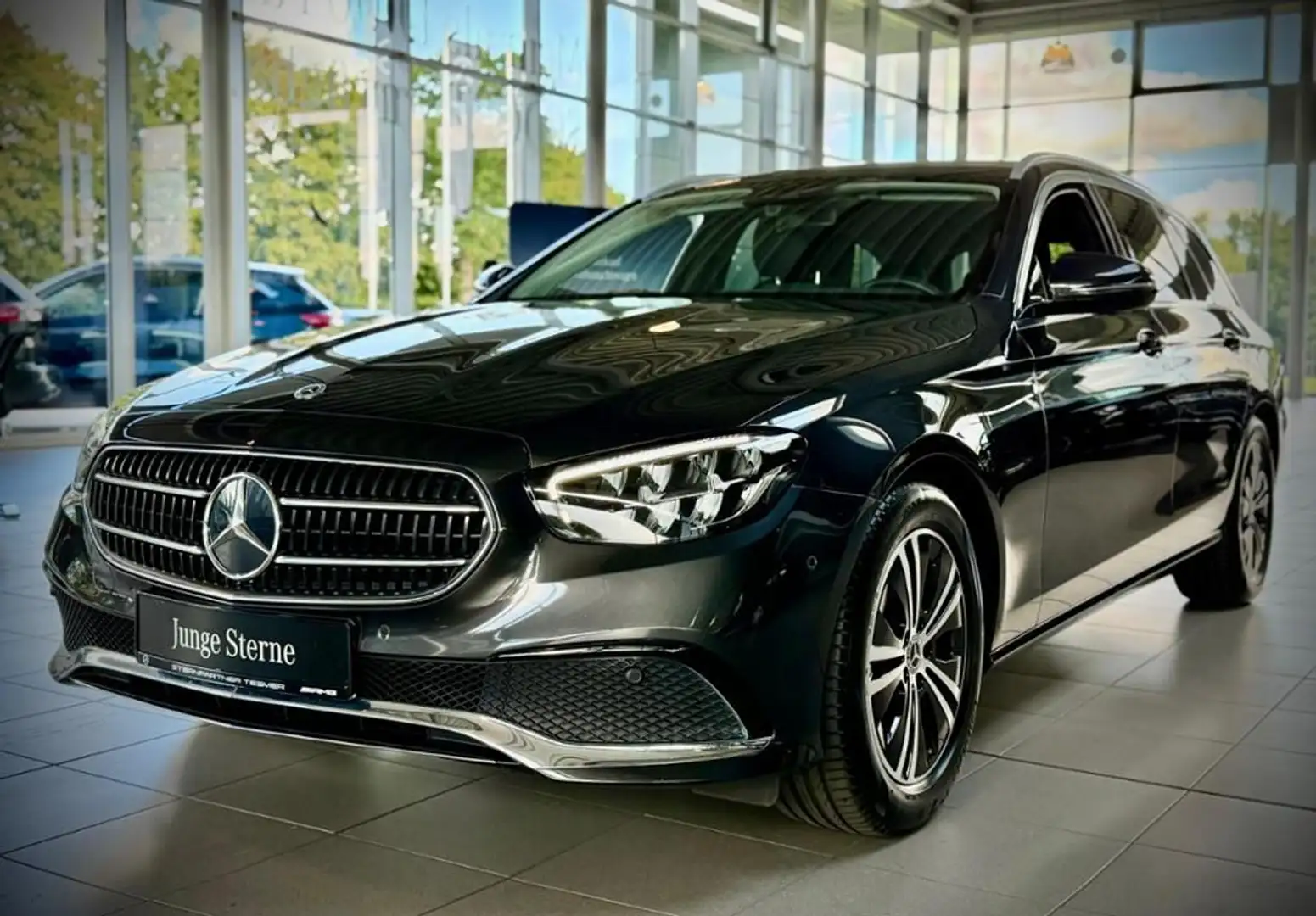 Mercedes-Benz E 220 d T AVANTGARDE+AHK+MBUX+WIDE+SHZ Gris - 2