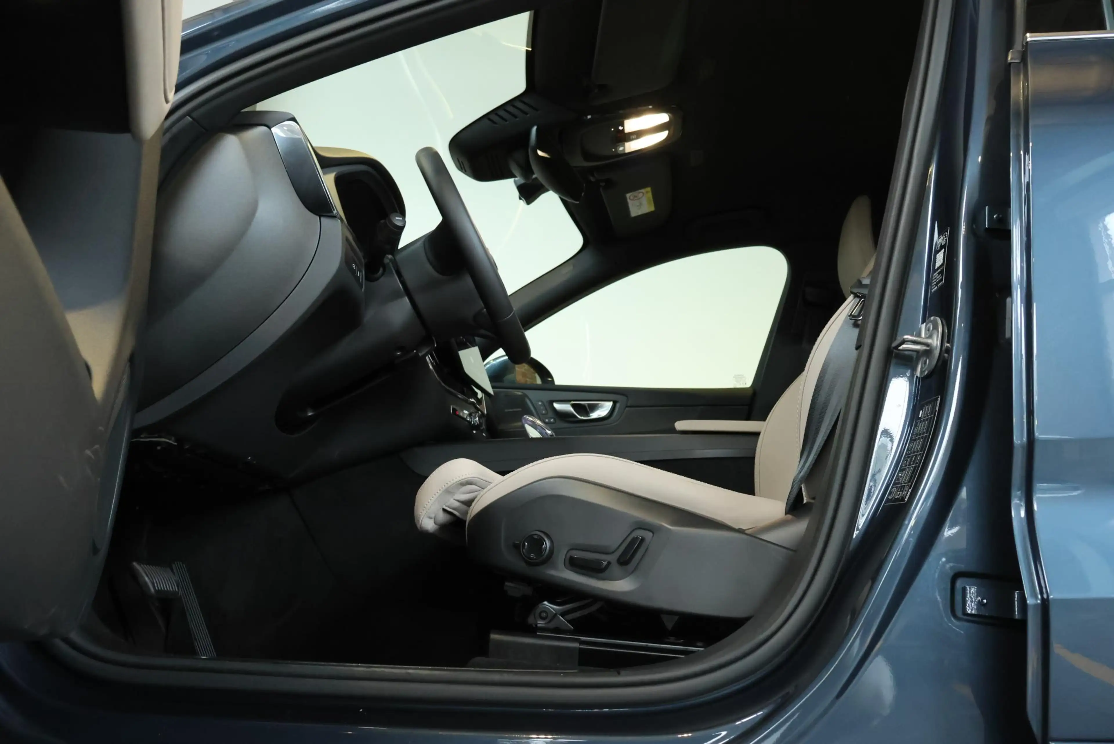 Volvo XC60 T6 Plug-in hybrid AWD Plus Bright | Nieuw model | — photo 9