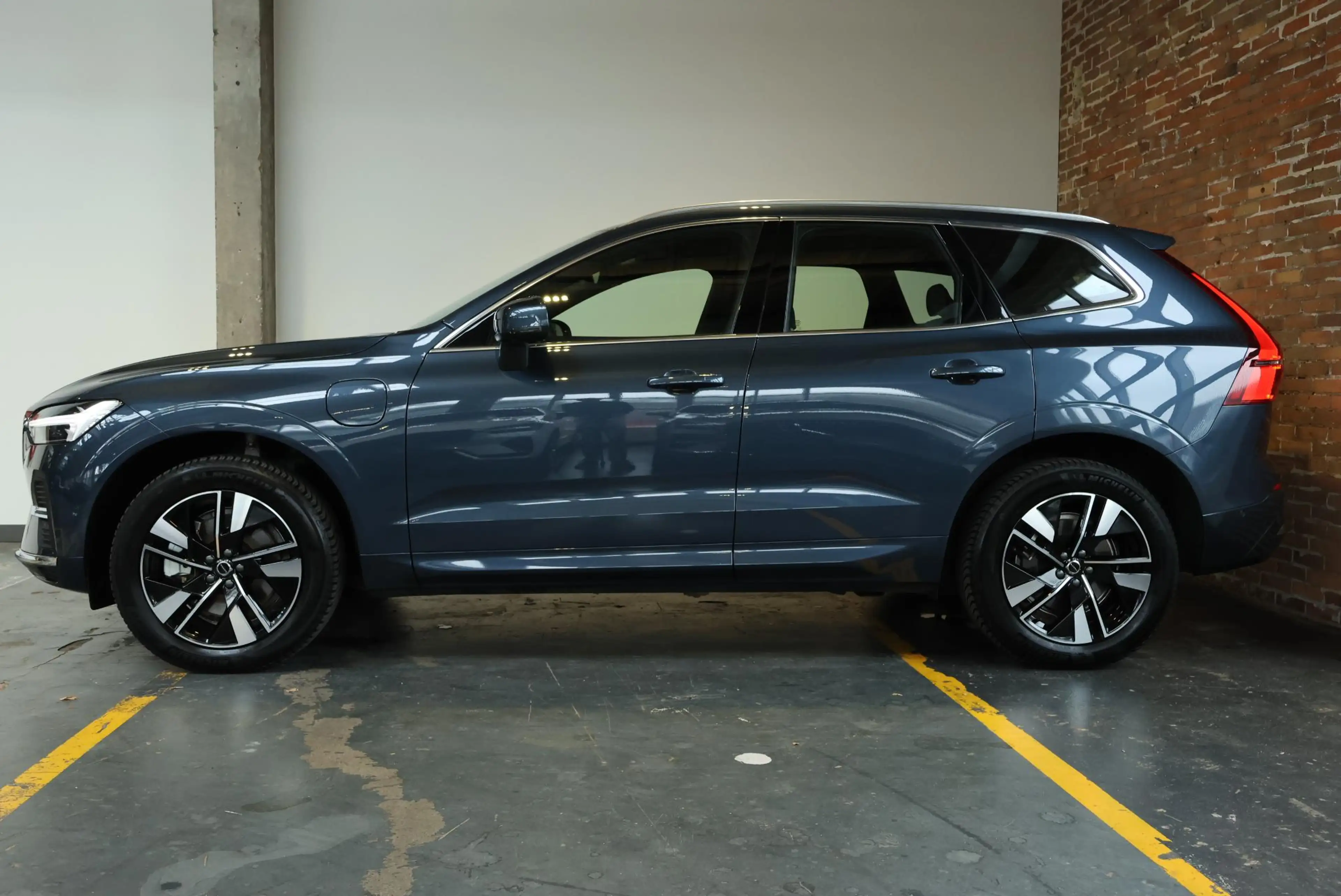 Volvo XC60 T6 Plug-in hybrid AWD Plus Bright | Nieuw model | — photo 6