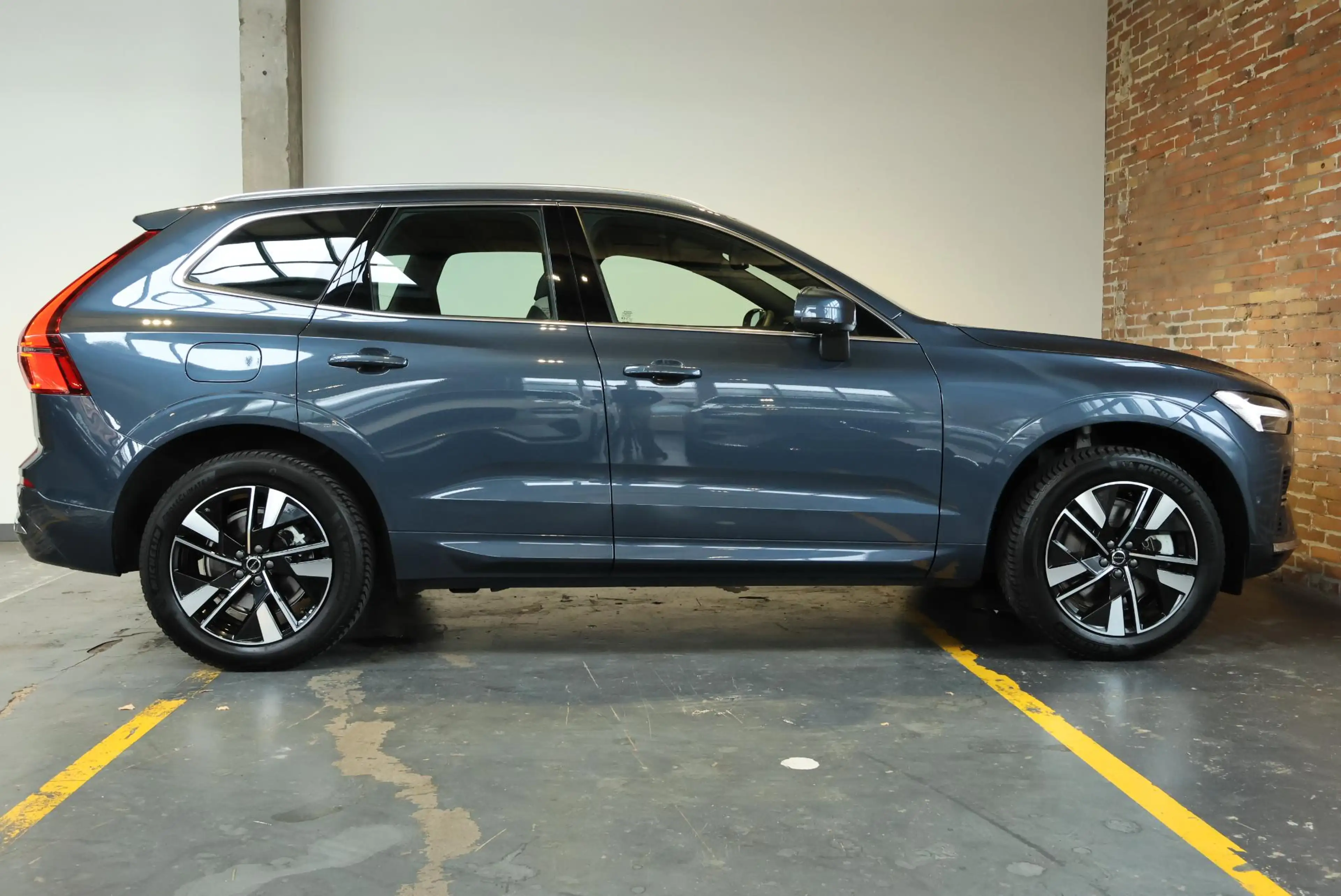 Volvo XC60 T6 Plug-in hybrid AWD Plus Bright | Nieuw model | — photo 4