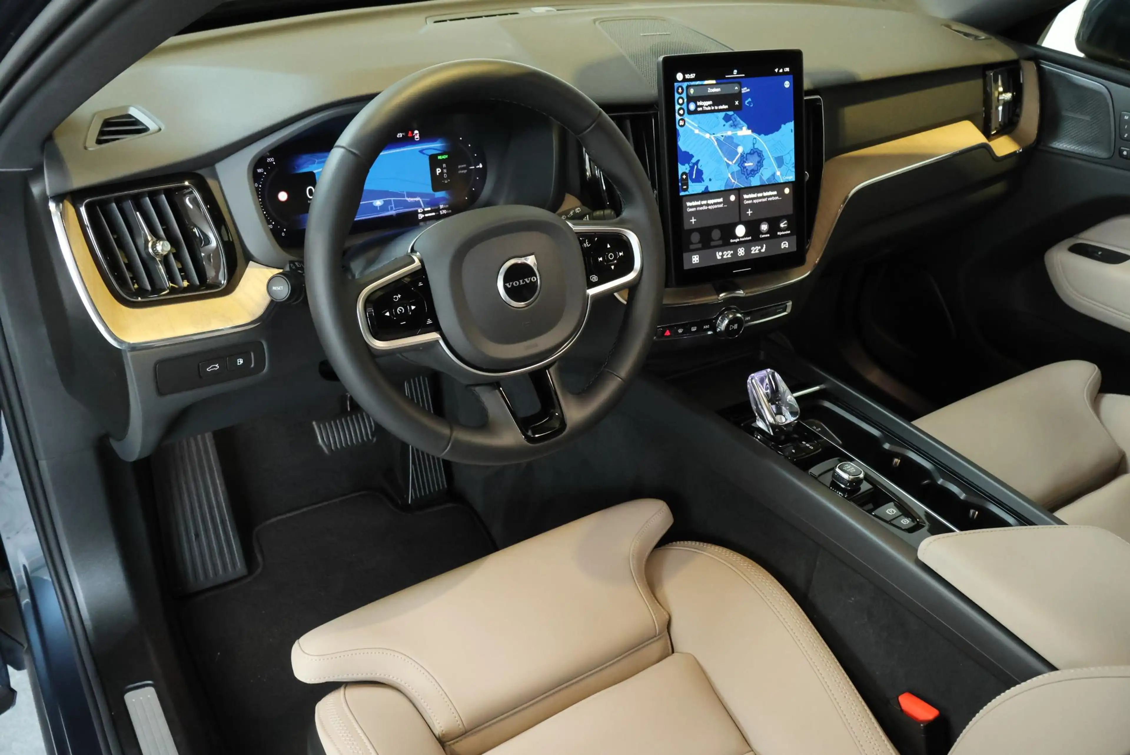 Volvo XC60 T6 Plug-in hybrid AWD Plus Bright | Nieuw model | — photo 2