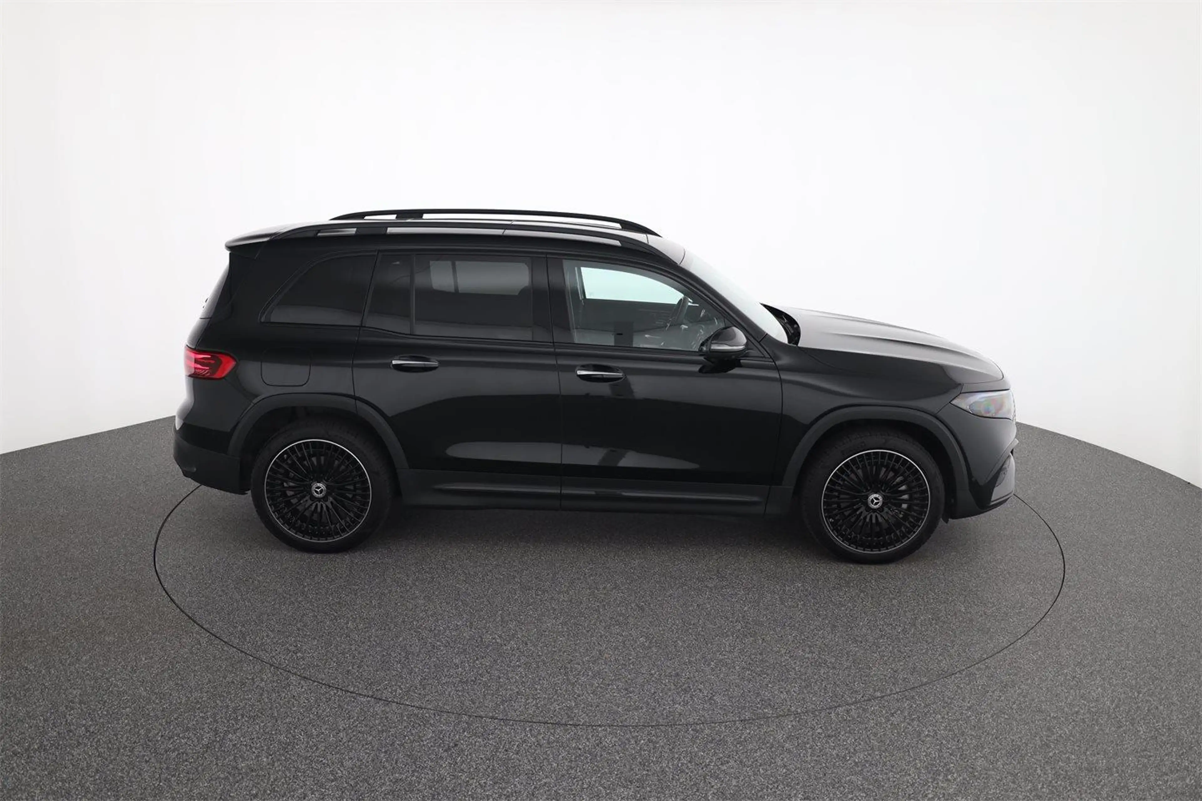 Mercedes-Benz EQB 250 + AMG Line AHK DistronicPlus Burmester — photo 6