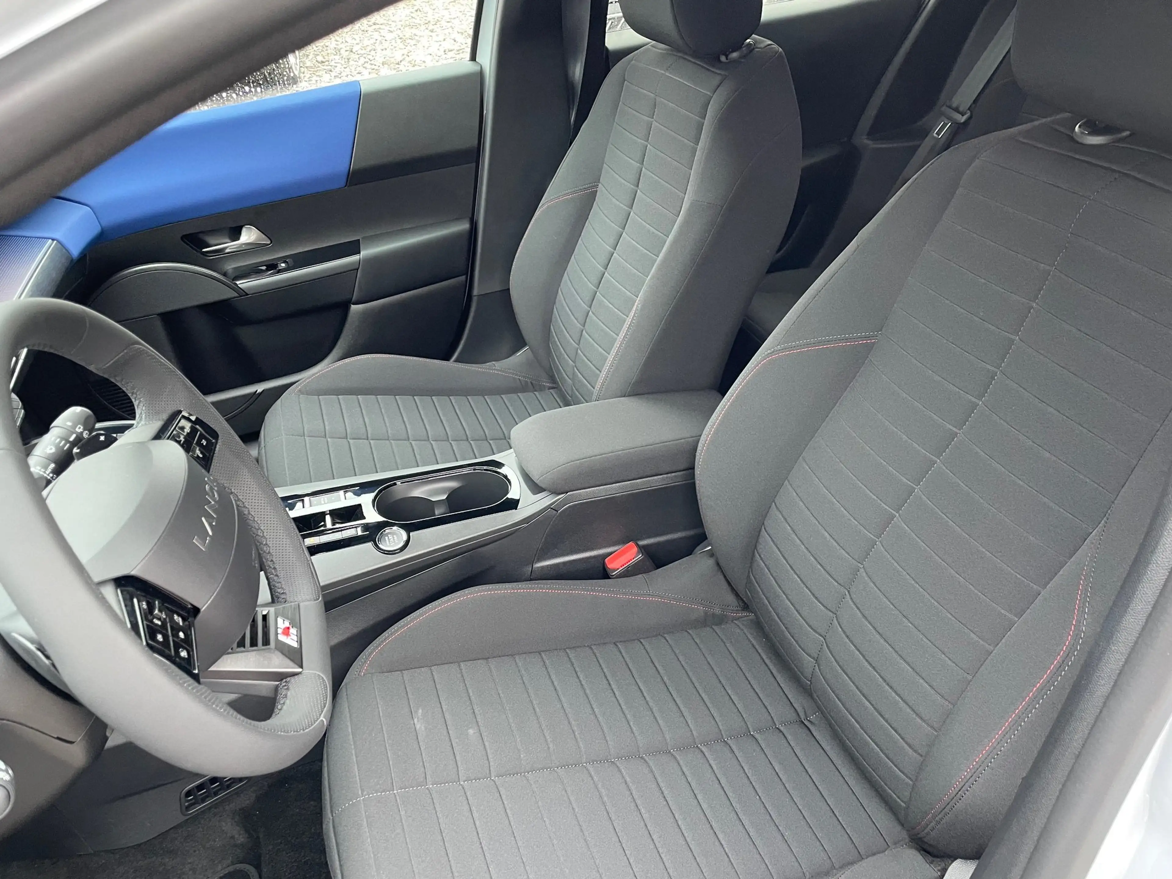 Lancia Ypsilon Neuer Ypsilon HF Hybrid — photo 9