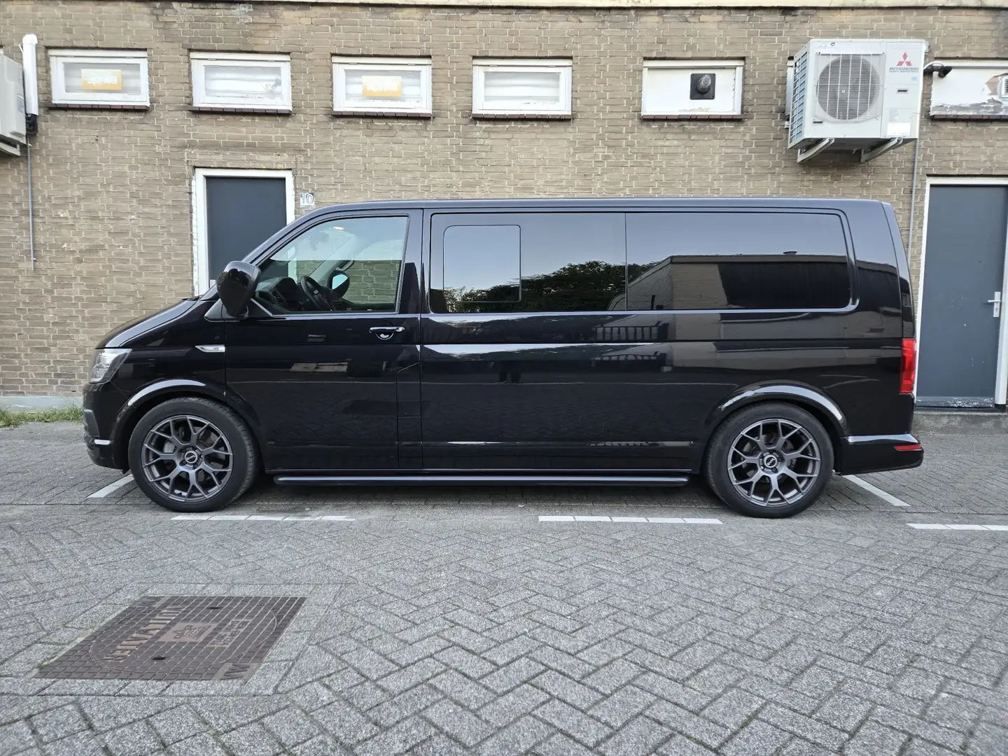 Volkswagen T6 Caravelle DSG 204pk Comfortline ABT Bluemotion - 2