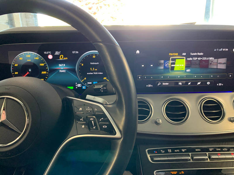Mercedes-Benz E 220 E220 4Matic Avantgarde Distronic+ Glasdach Leder — photo 14