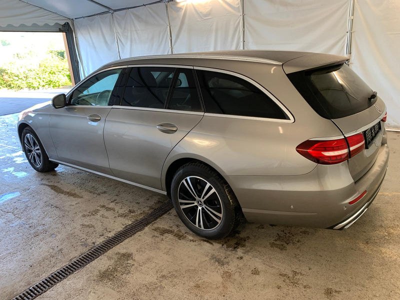 Mercedes-Benz E 220 E220 4Matic Avantgarde Distronic+ Glasdach Leder — photo 8