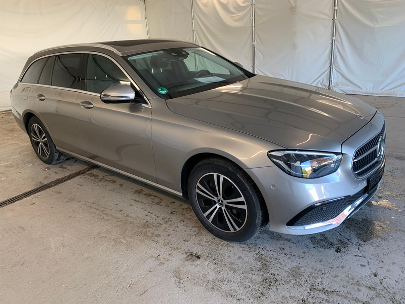 Mercedes-Benz E 220 E220 4Matic Avantgarde Distronic+ Glasdach Leder — photo 2