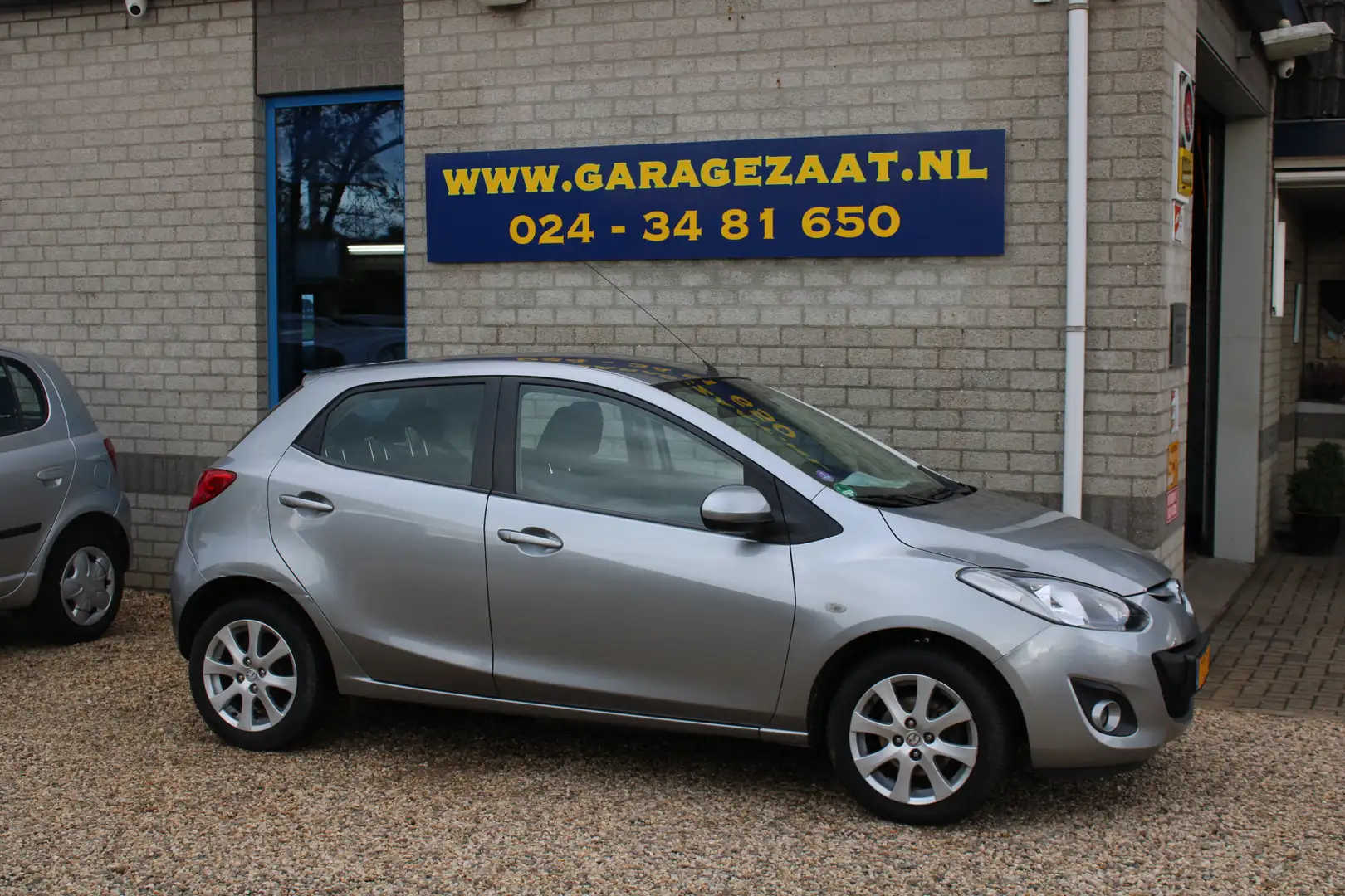 Mazda 2 1.5 GT-L 5DRS Automaat Gris - 2