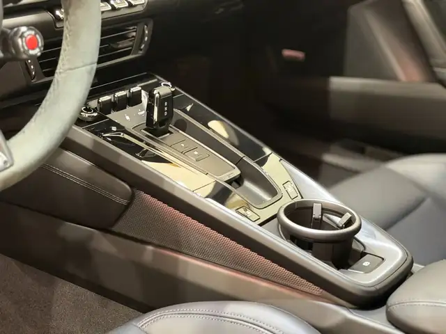 Porsche 911 view 27