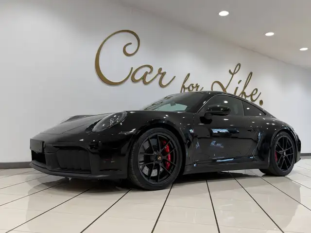 Porsche 911 view 6