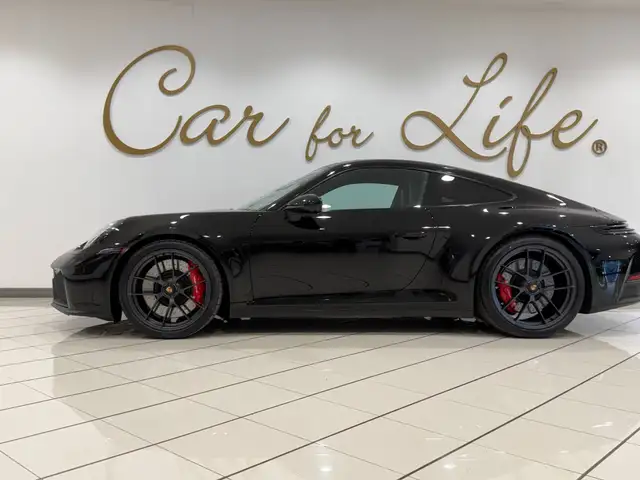 Porsche 911 view 12