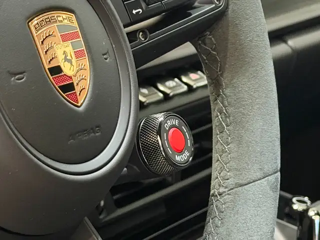 Porsche 911 view 26