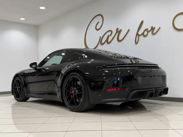Porsche 911 view 14