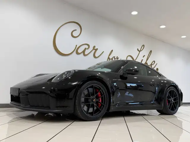 Porsche 911 view 8