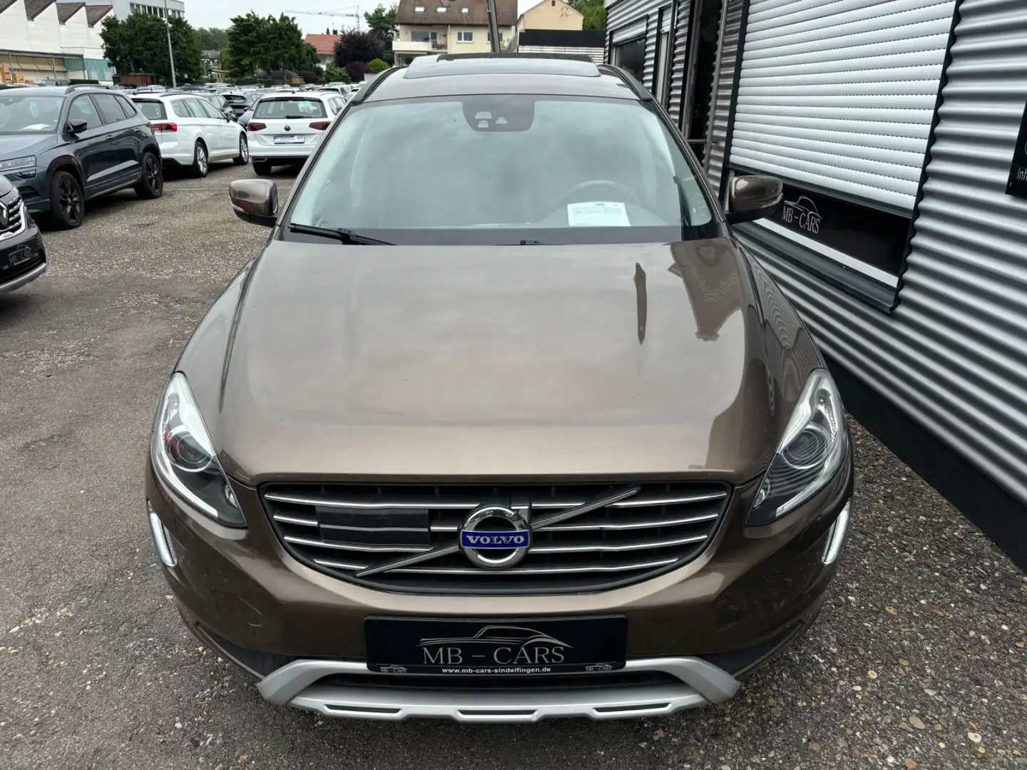 Volvo XC60 Momentum AWD*XEN*NAVI*KAM*PAN*VIRTUAL*AHK* Brun - 2