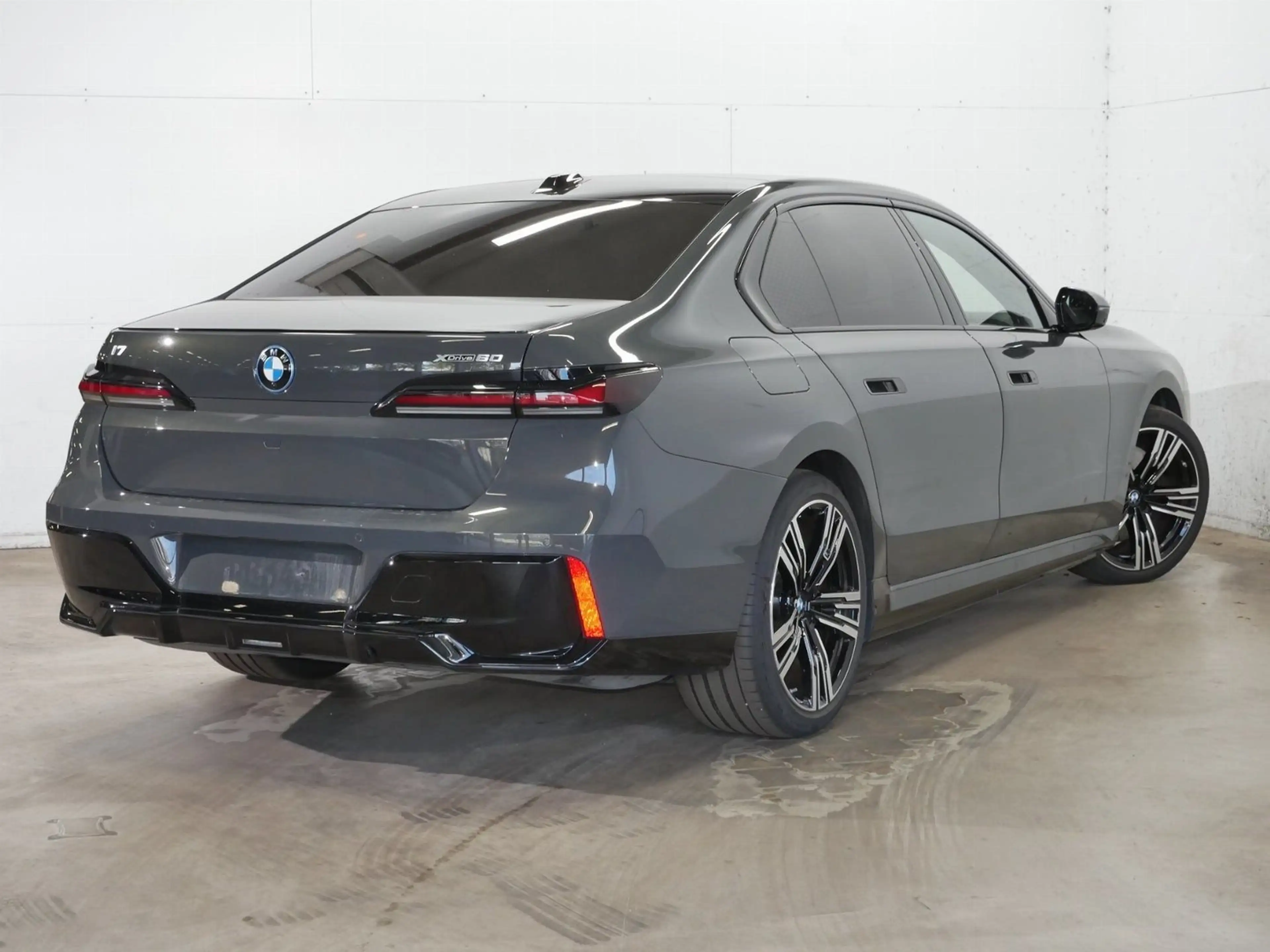 BMW i7 xDrive60 Limo M Sport Pro || AHK Autobahnass — photo 2