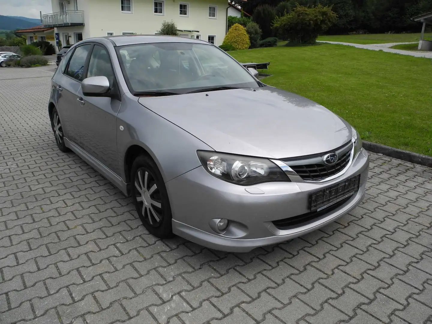 Subaru Impreza 2.0 Sport Gris - 2