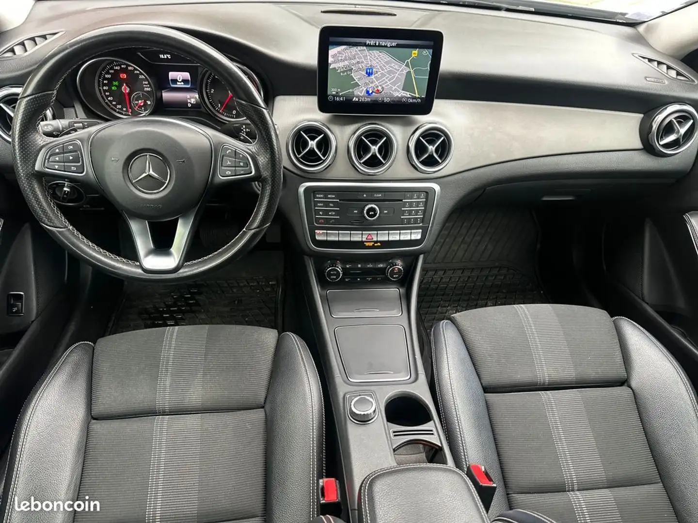 Mercedes-Benz GLA 200 Classe 200d 4matic 2018 bva Gris - 2