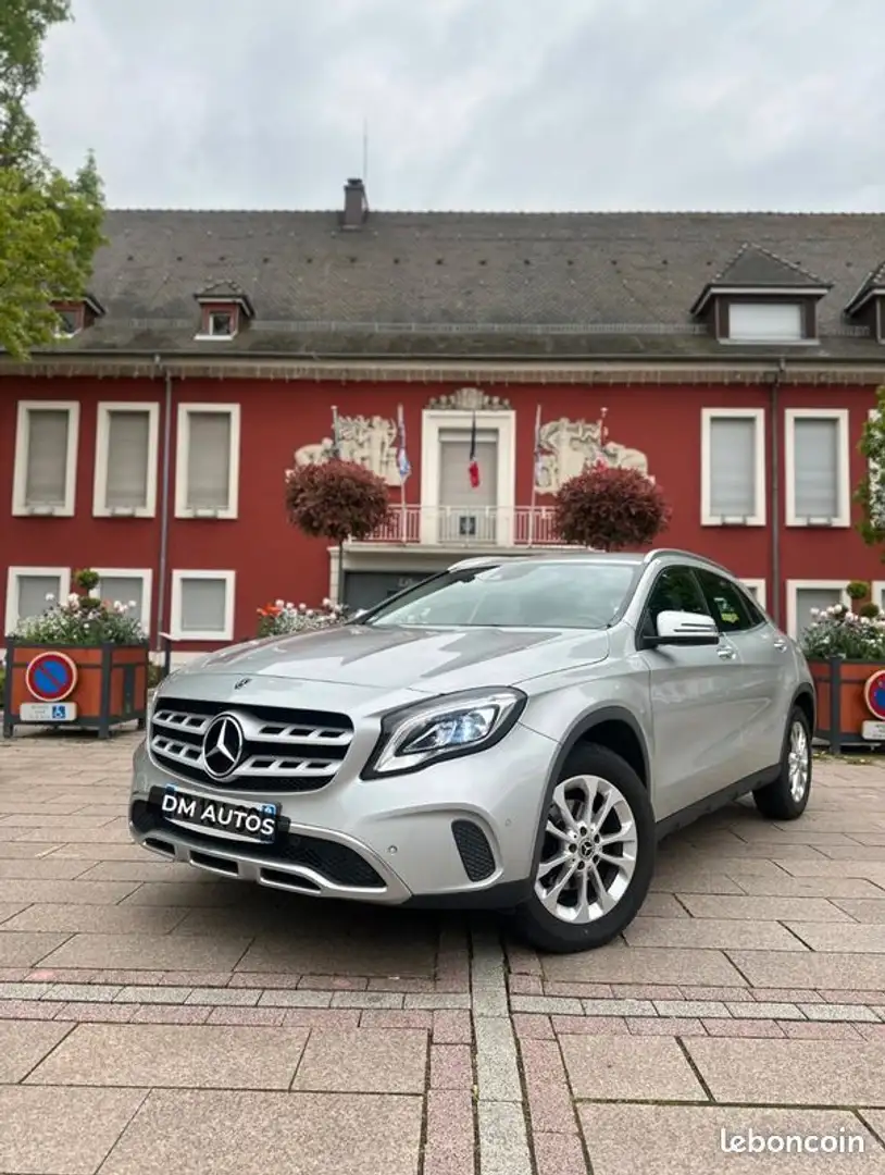 Mercedes-Benz GLA 200 Classe 200d 4matic 2018 bva Gris - 1
