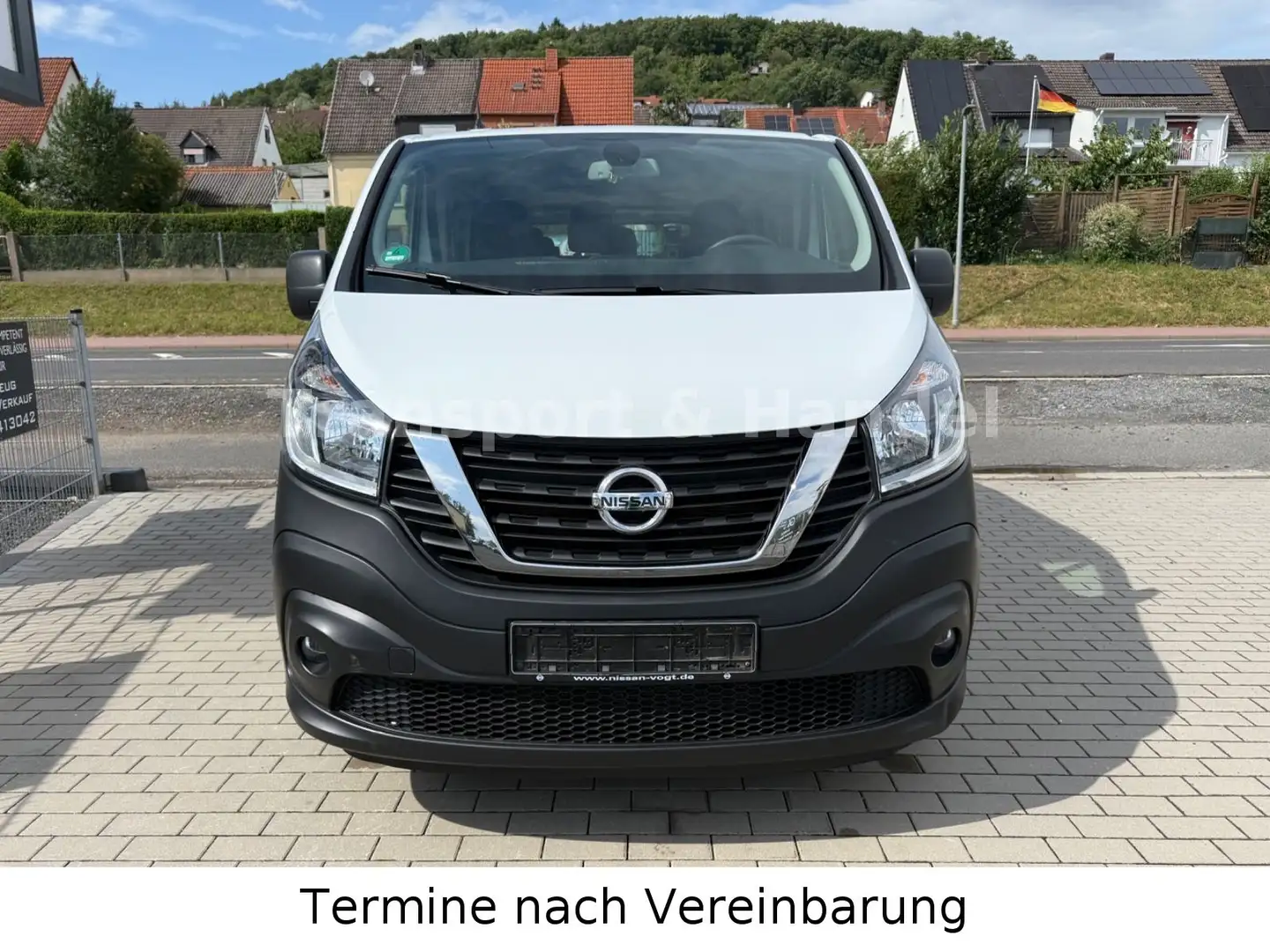 Nissan NV300 Kombi L1H1 2,7t PREMIUM,AHK,9-Sitze,Klima, Blanc - 1