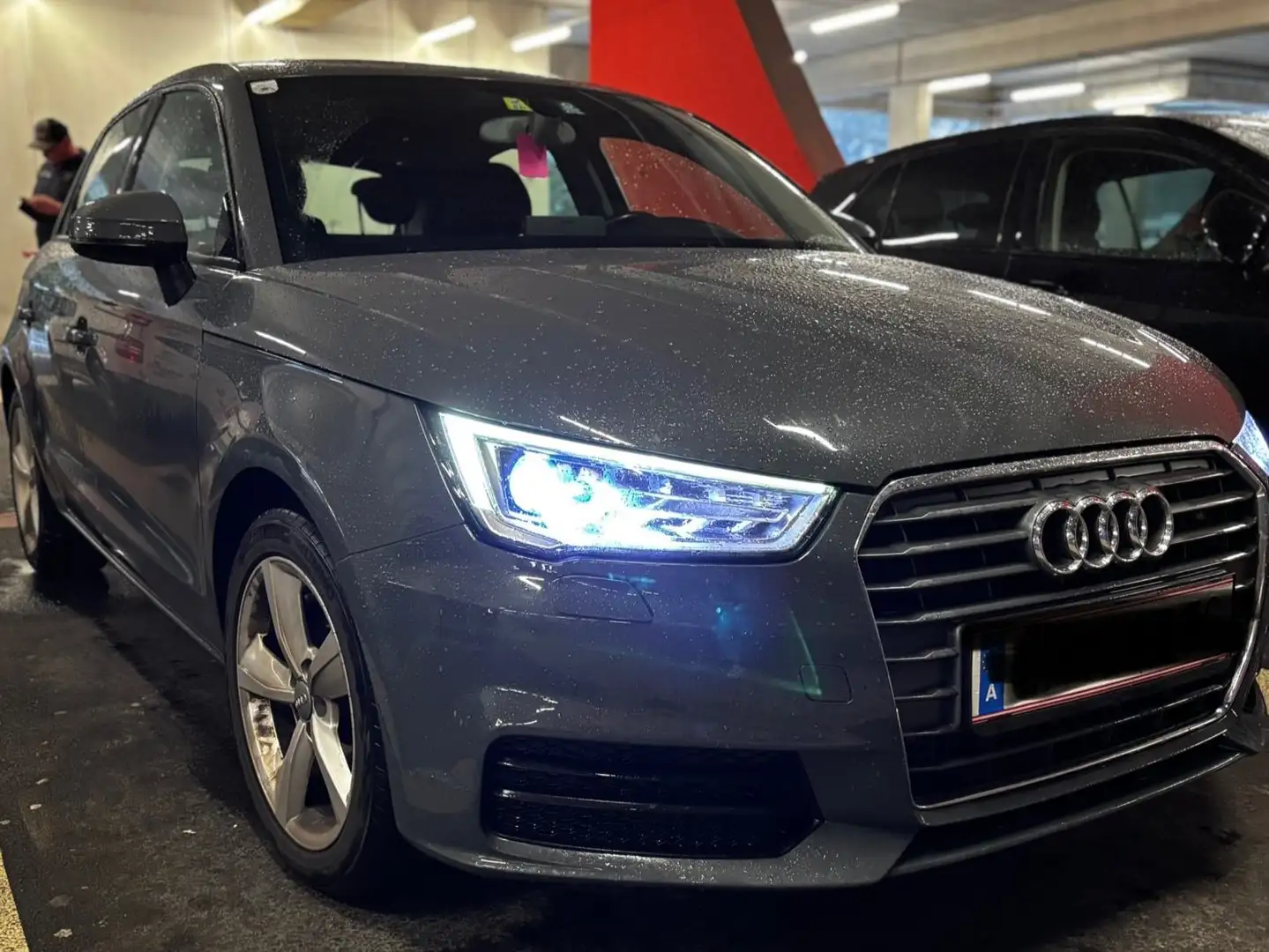 Audi A1 1.0 TFSI Sportpack Grau - 1