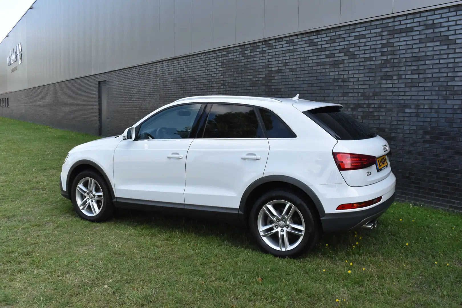 Audi Q3 1.4 TFSI CoD Sport Advance Sport Automaat elec-ach Blanc - 2