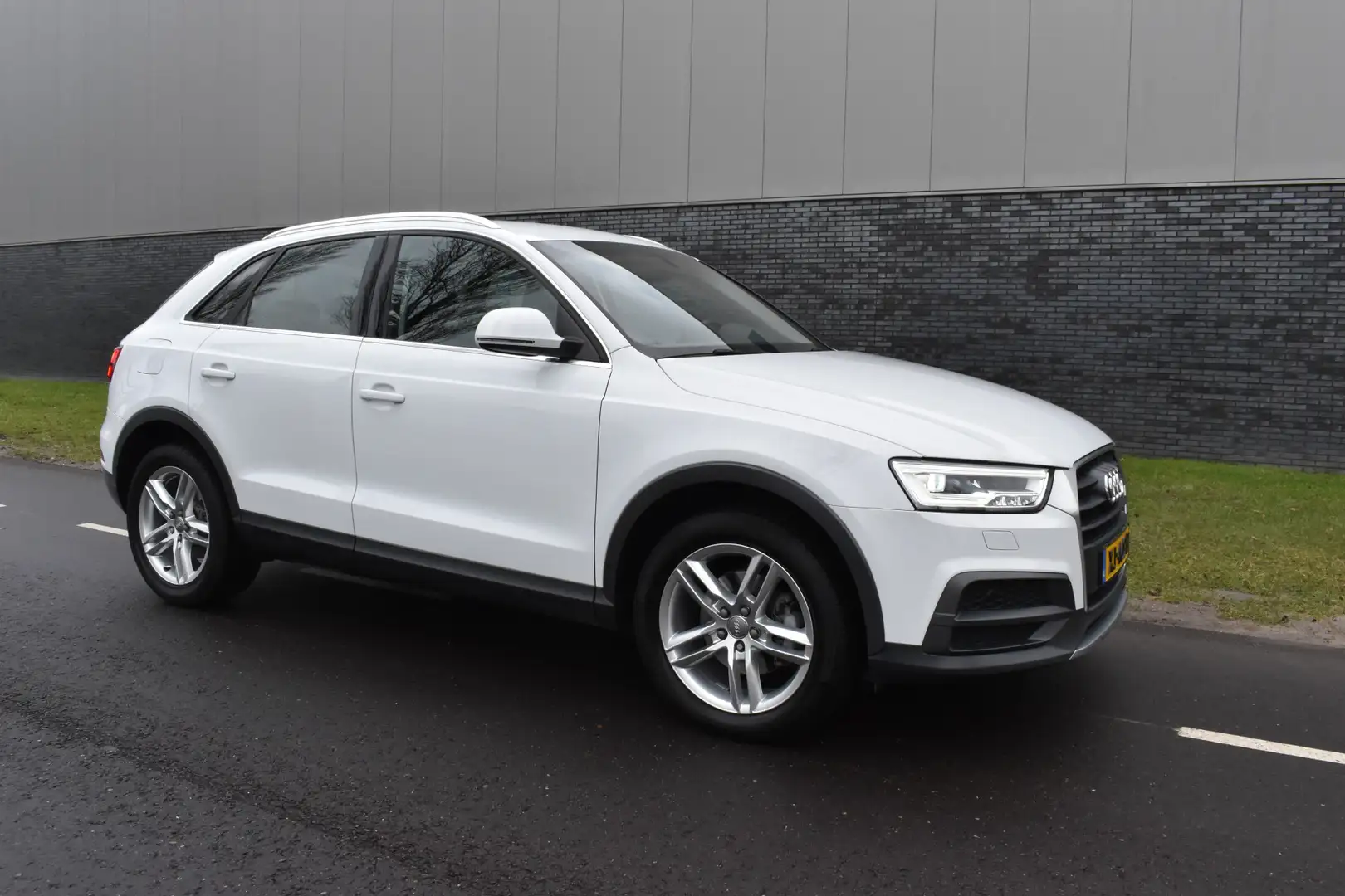 Audi Q3 1.4 TFSI CoD Sport Advance Sport Automaat elec-ach Blanc - 2
