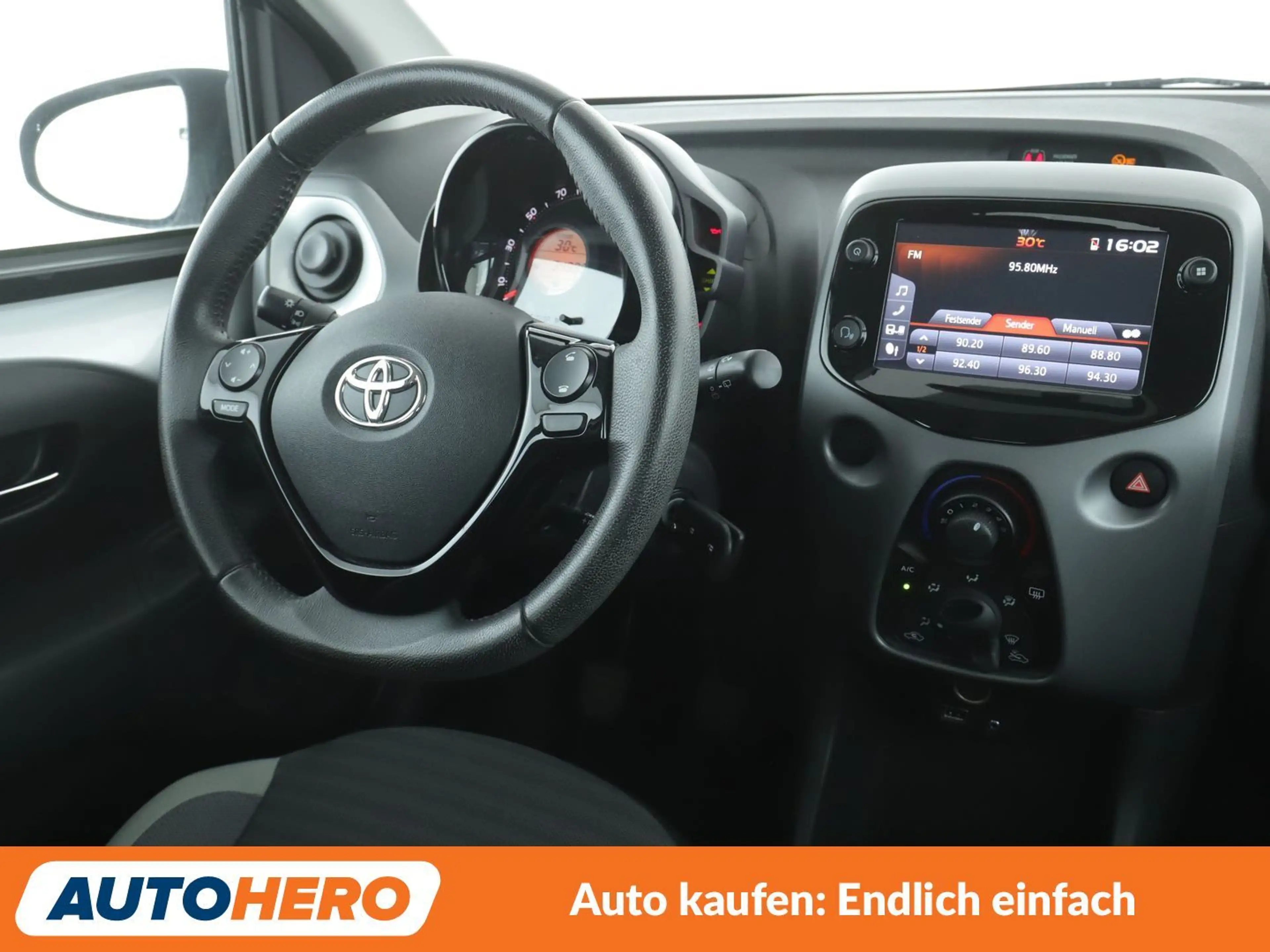 Toyota Aygo 1.0 X-Play club*RÜCKFAHRKAMERA*BLUETOOTH* — photo 13