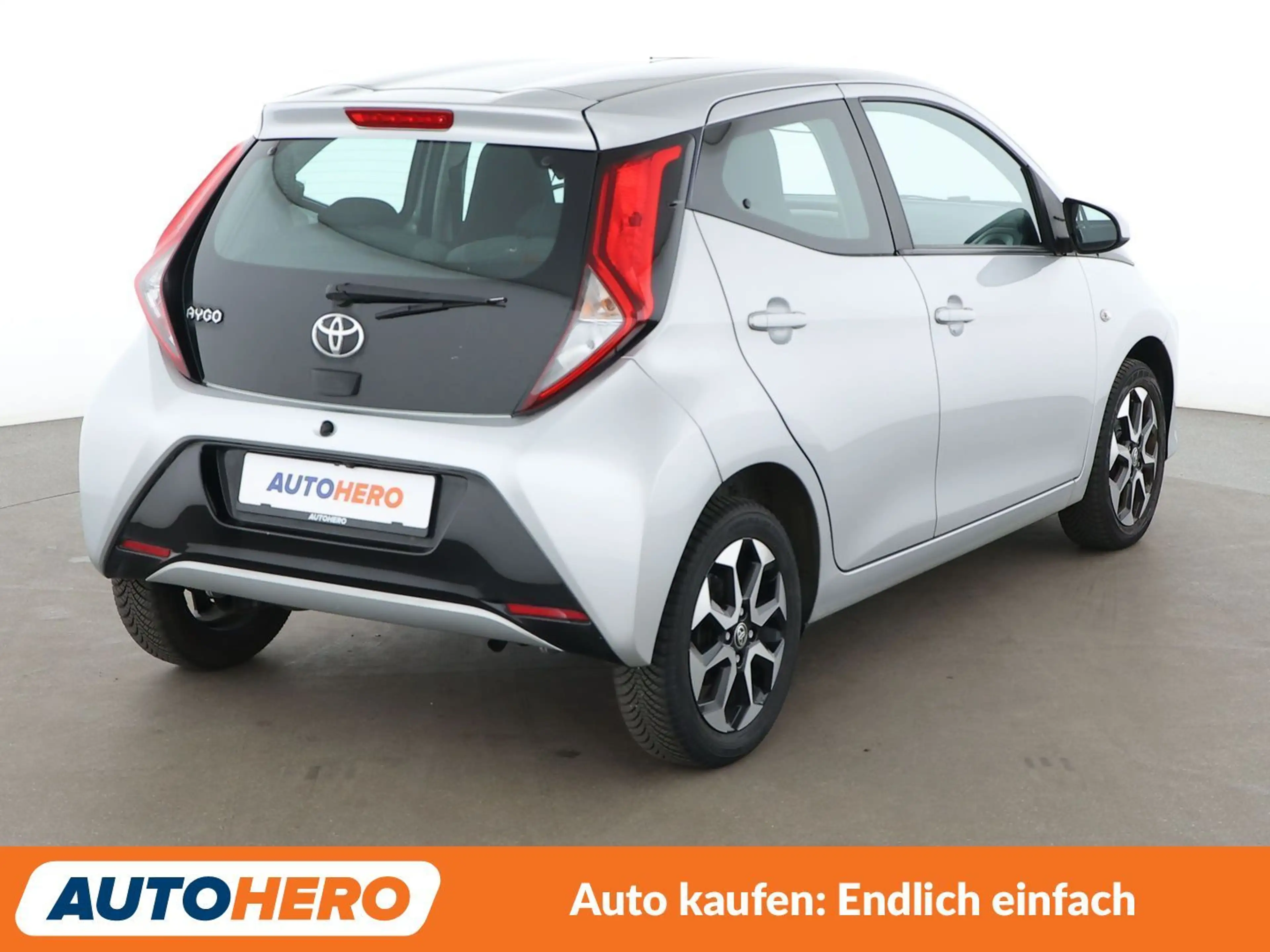 Toyota Aygo 1.0 X-Play club*RÜCKFAHRKAMERA*BLUETOOTH* — photo 6
