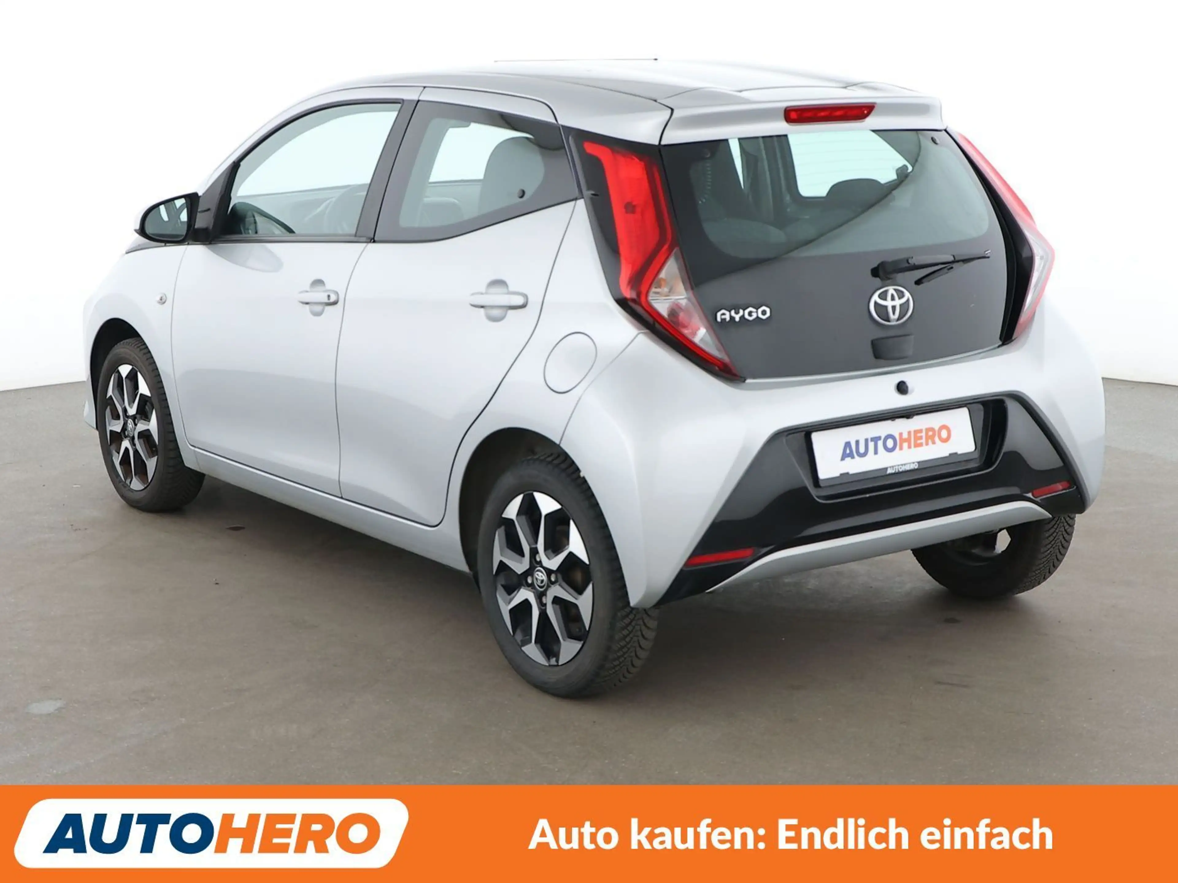 Toyota Aygo 1.0 X-Play club*RÜCKFAHRKAMERA*BLUETOOTH* — photo 4