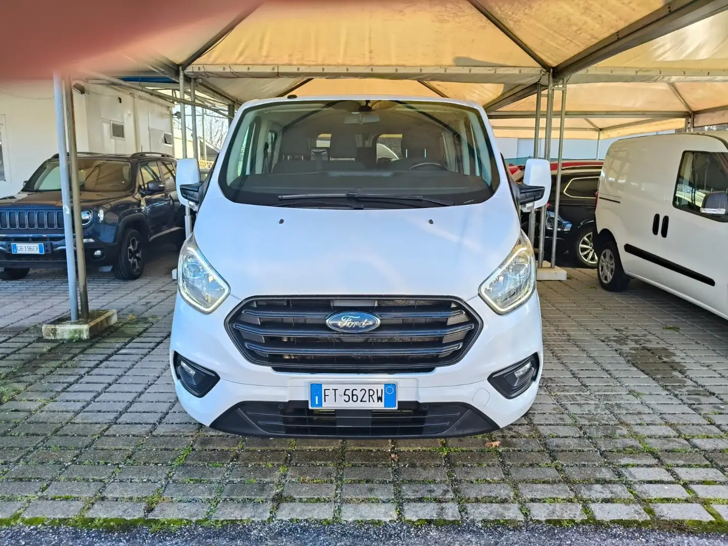 Ford Transit Custom Transit Custom 320 2.0 TDCi 130 PC Combi Trend Weiß - 2