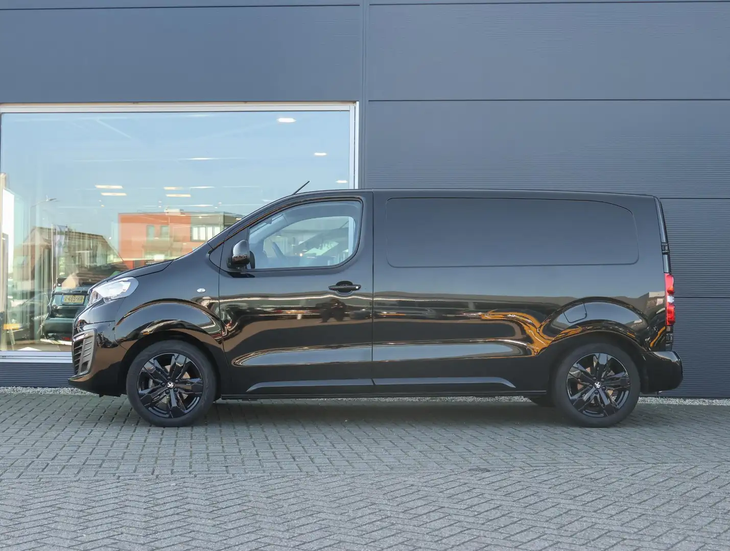 Peugeot Expert 2.0 BlueHDI 145 S&S L2 2 Zitplaatsen Rechtsvoor | Zwart - 2