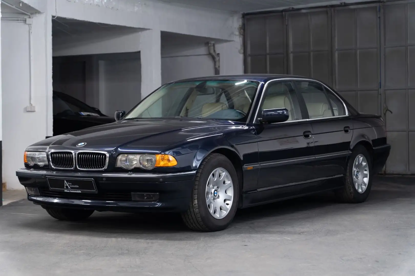 BMW 728 i Aut. Individual*SHD*Tempomat*PDC*M-Lenkrad Blau - 1