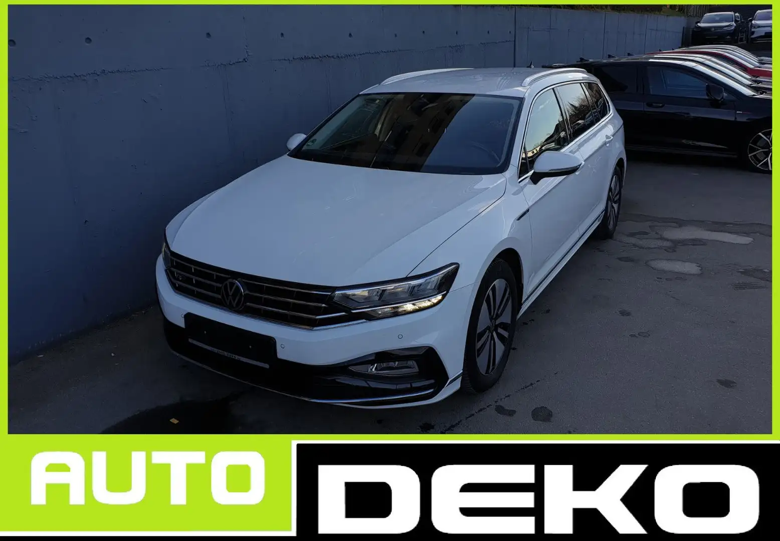 Volkswagen Passat Variant Passat Var 2.0 TDI DSG R line Virtual/Navi/AHK Weiß - 1