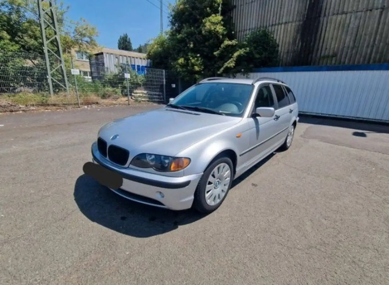 BMW 318 318i touring srebrna - 1