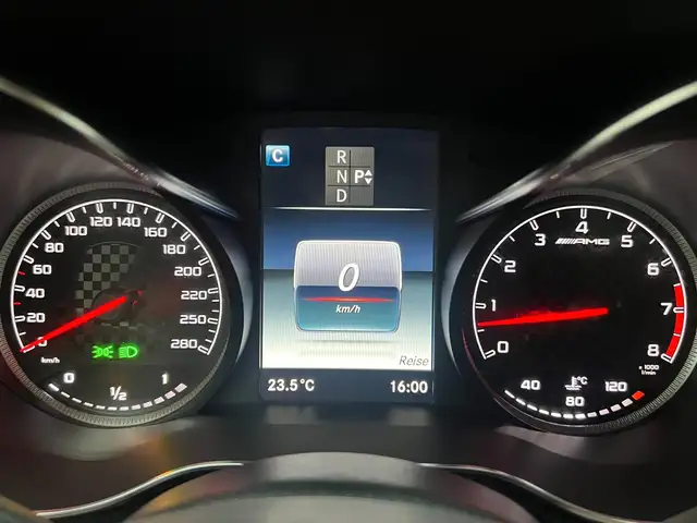 Mercedes-Benz GLC view 18