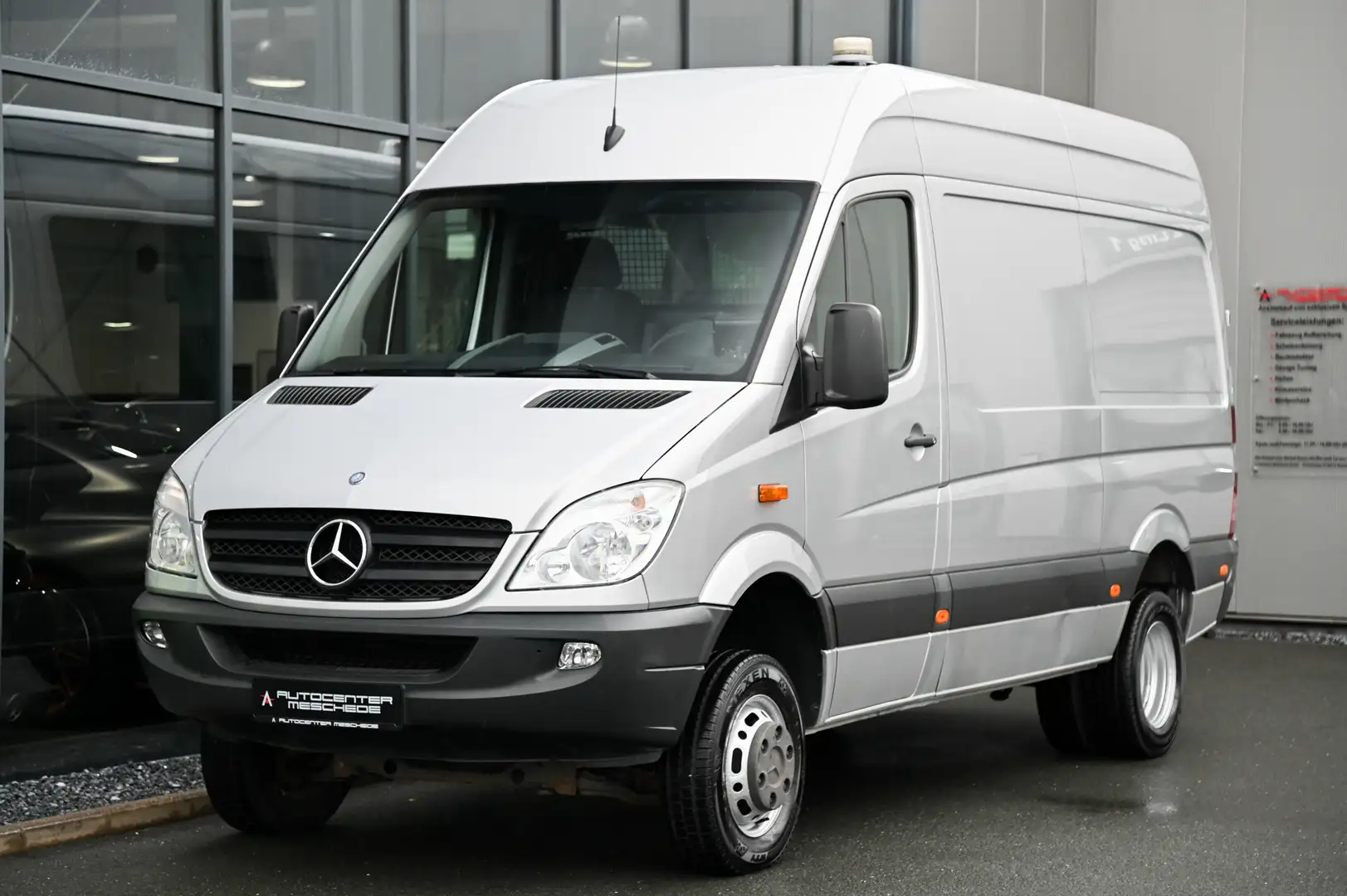 Mercedes-Benz Sprinter 516 CDI 4X4 Kasten L2H2 *Werkzeugregal* Argento - 2