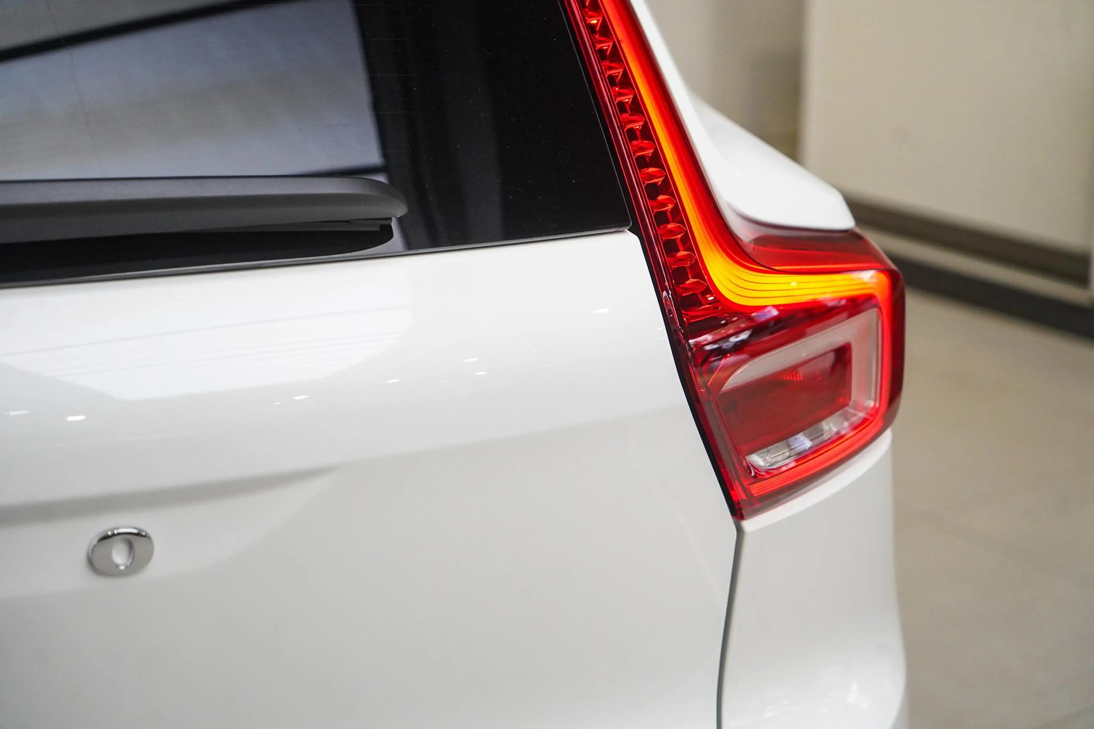 Volvo EX40 Single Motor Essential 70 kWh | 20 '' Inch Lichtme — photo 9